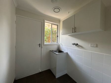 Family Home in Quiet Court - Photo 2