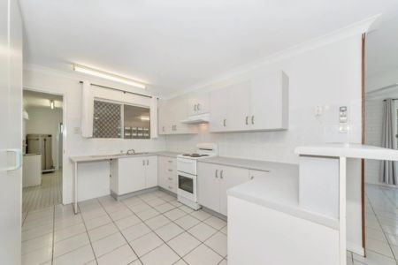 Easy Living in Central Location - Photo 4