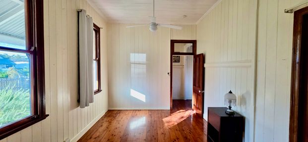 Highgate Hill - Photo 1