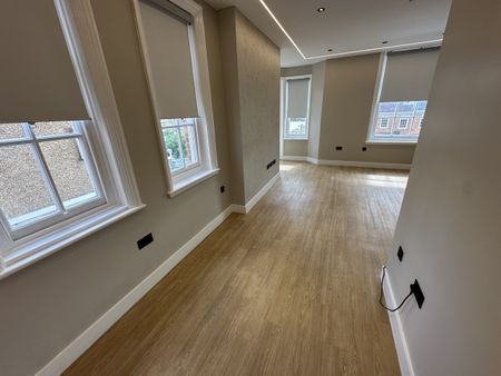 One-Bedroom Apartment - Photo 3