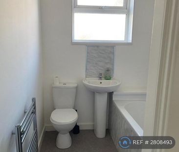 2 bedroom semi-detached house to rent - Photo 5