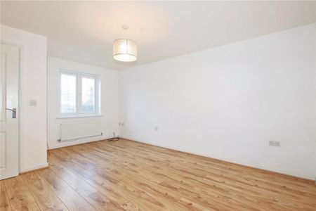 3 bedroom end of terrace house to rent - Photo 3