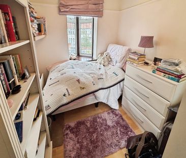 Gaynes Park Road, Upminster, RM14 - Photo 6