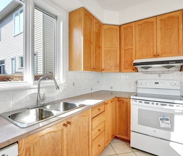 For Lease - 22 MOUNTAIN ASH Drive, Barrhaven, Ontario - Photo 2