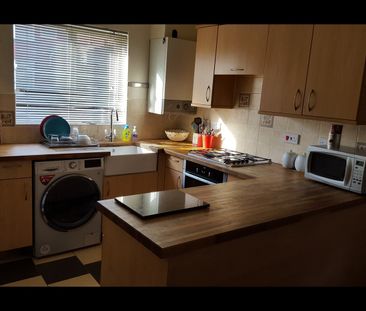 Room in a Shared House, Hacking Street, M7 - Photo 2