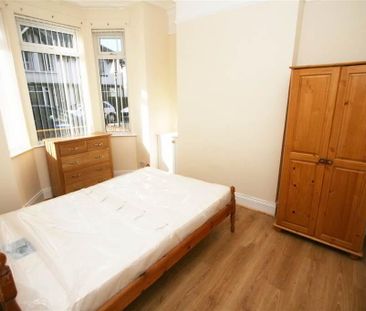 67 Ulsterville Gardens, Lisburn Road, Belfast, BT9 7BB - Photo 2