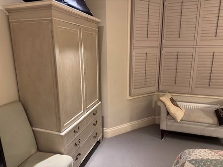 1 Bed Flat, Halford Road- Garden, SW6 - Photo 4