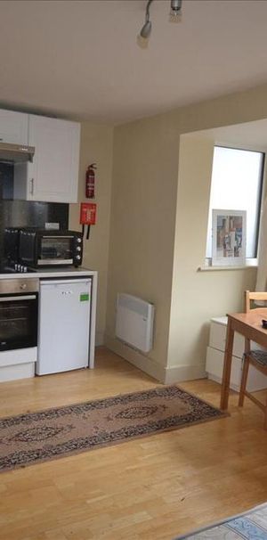 Studio to rent - Photo 2