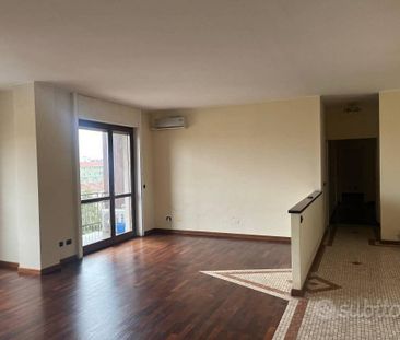 Appartamento di 210 m² con più di 5 locali a Milan - Photo 2