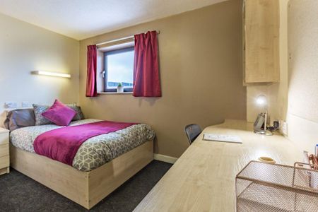 1 bedroom in a flat share to rent - Photo 4
