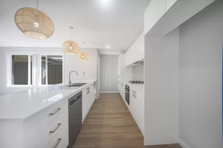 Waiting for You - Photo 3