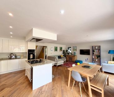 6 bedroom detached house to rent - Photo 3
