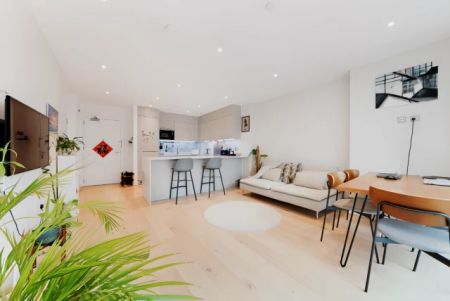 1 Bedroom 1 Bathroom - Photo 2