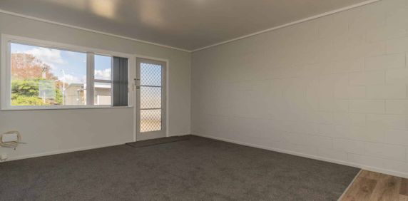 1 Bedroom - Photo 2