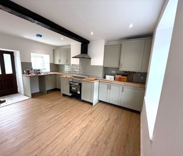 3 Bed Detached House, Church Street, S35 - Photo 1