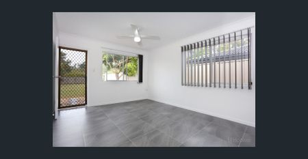 LOVELY FAMILY HOME WITH A BIG BACKYARD! - Photo 4