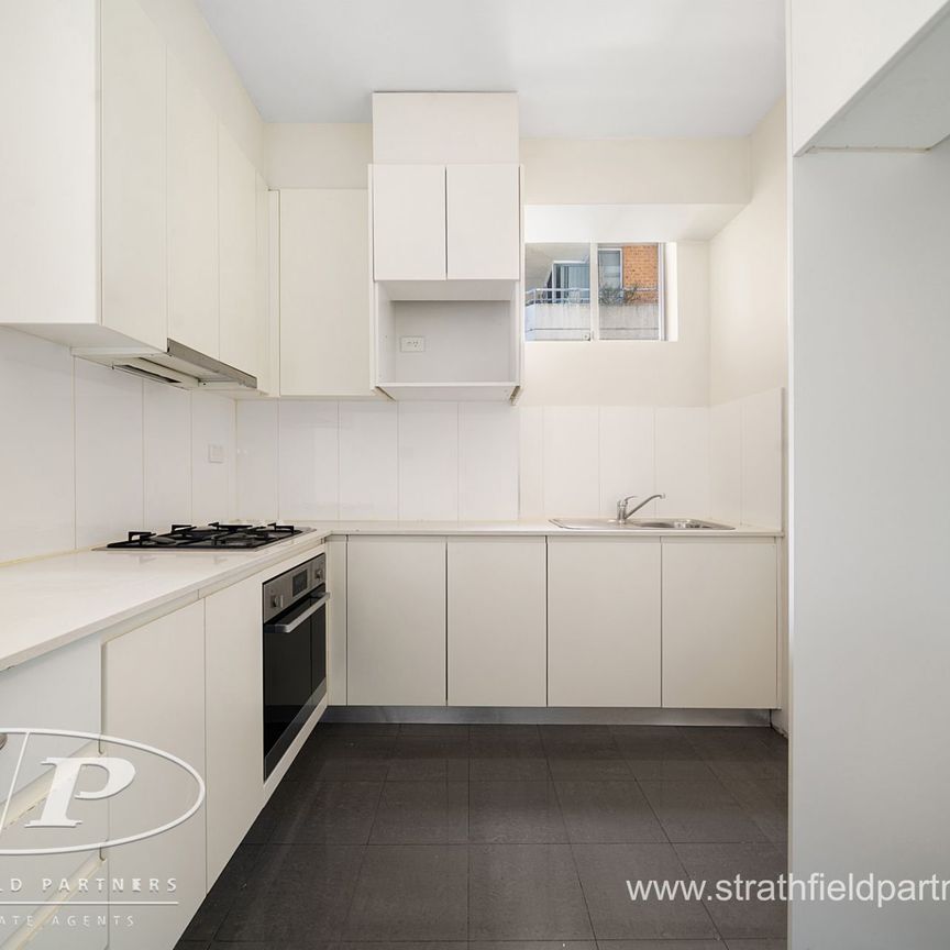 Walk to amenities - Photo 1