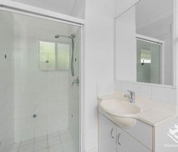 Spacious 3 bedroom villa in great location - Photo 5