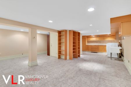 House in UBC, BC - Photo 2