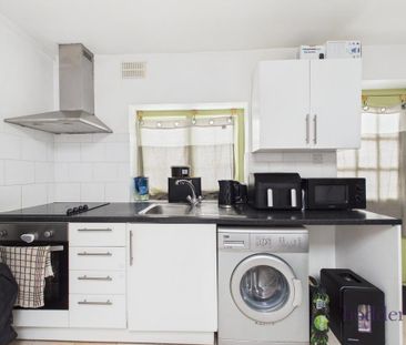 2 bedroom maisonette to rent - Photo 6