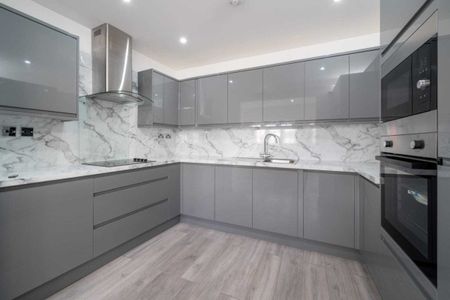 High Street, BRAINTREE - Photo 3