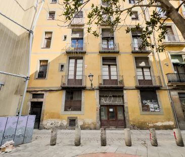 Room in 3-bedroom apartment in Barcelona - Photo 3