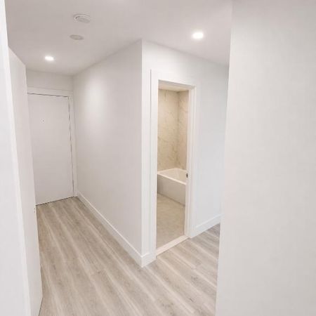4½ rénové à louer - fully renovated for rent - NDG (Grand Blvd) - Photo 3