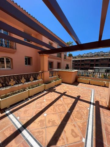 Middle Floor Apartment in Puerto Banús - Photo 4