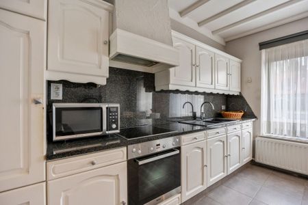 Ruime eengezinswoning met authentieke charme in Koninksem - Photo 2