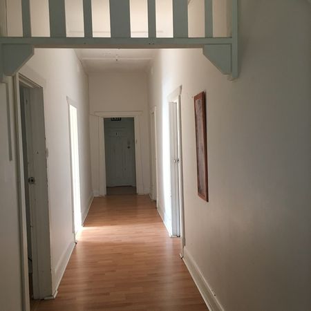 7-bedroom shared house / townhouse, Charles Street - Photo 3