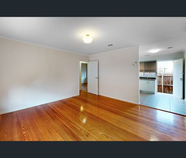 2/243 Keilor Road, Essendon, Vic 3040 - Photo 1