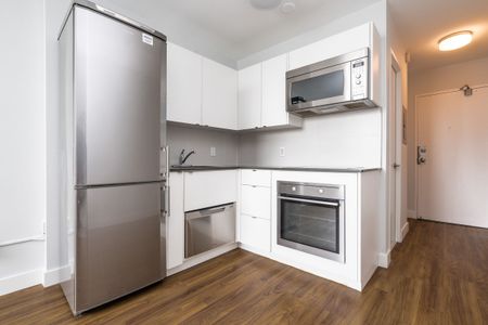 800 Richmond Street West - Photo 2