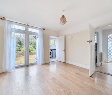 3 bedroom semi-detached house to rent - Photo 2