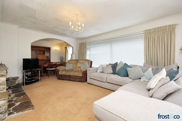 3 bedroom detached bungalow to rent - Photo 1