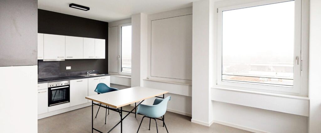 Furnished! 1-room apartment with fully-equipped kitchen - Photo 1