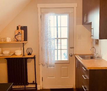 2 1/2 prêt a vivre. Meublé, chauffage +eau chaude + wifi inclus, ba... - Photo 3