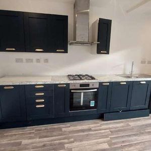 Woodford Green, IG8 - Photo 2