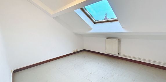 Appartement à louer - REIMS/ RUE LANDOUZY - Photo 2