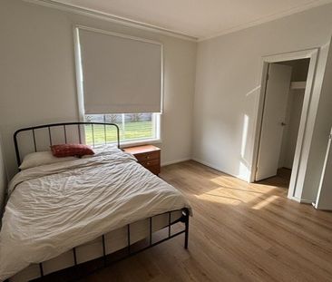 4-bedroom shared house / townhouse, Martin Pde - Photo 3