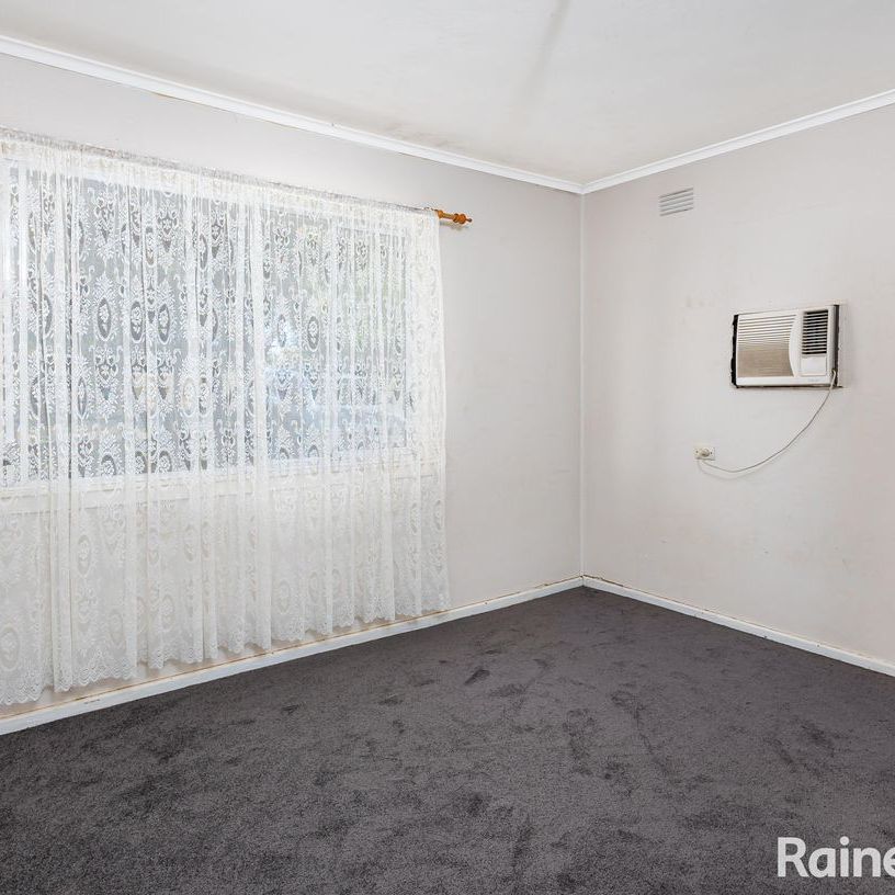 COMFORTABLE LIVING - Photo 1