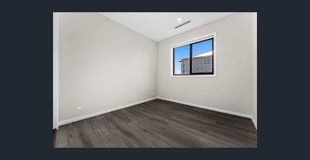 Modern Living at Its Best – Stunning New Home for Lease in Officer - Photo 4