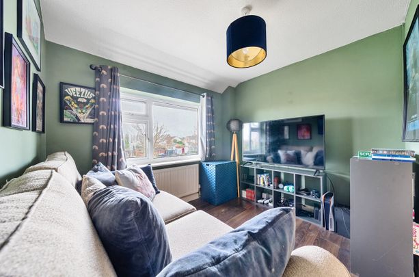 4 bedroom semi-detached house to rent - Photo 1