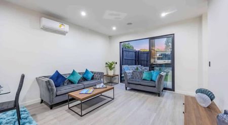 Spacious Family Living in Pakuranga Heights - Photo 5