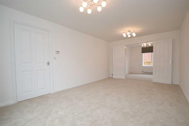 4 bedroom detached house to rent - Photo 1