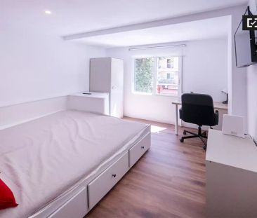 Single Bed in Rooms for rent in 4-bedroom apartment in Camins Al Grau - Photo 6
