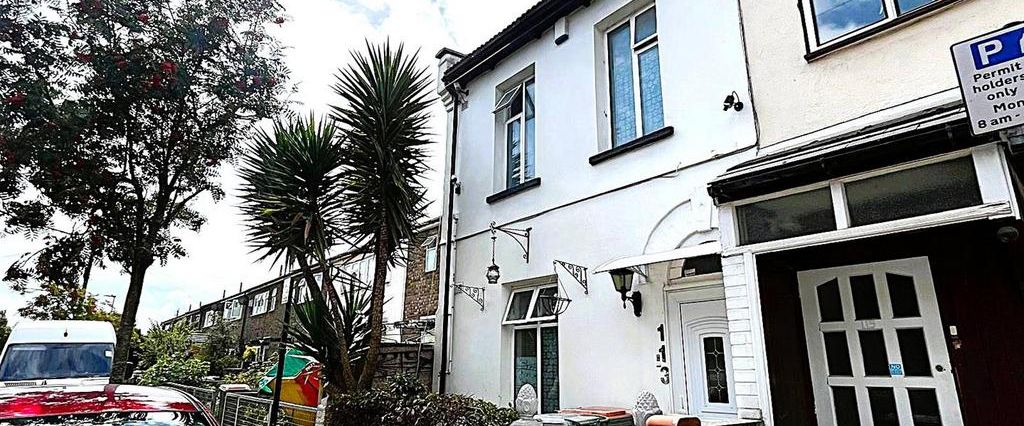 3 bedroom semi-detached house to rent - Photo 1