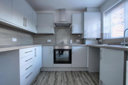 3 bedroom end of terrace house to rent - Photo 5