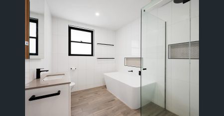 Modern Family Living in the Heart of Hamlyn Heights! - Photo 3