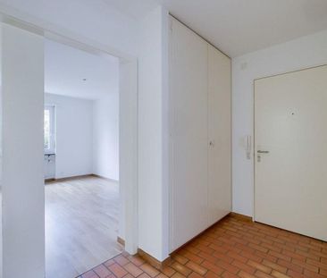 Comfortable living in a well-maintained apartment building - Photo 6