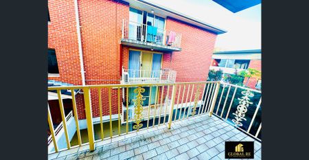 Solid Two Bedroom Apartment In Prime Location Of Merrylands - Photo 5
